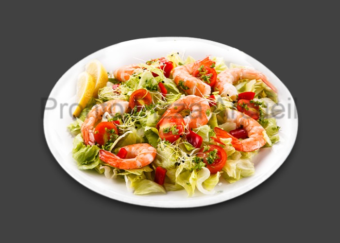 Salade verte, tomates, crevettes, ananas, mas, coeur d'artichauts.