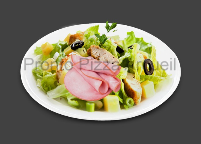 Salade verte, tomates, jambon, emmental, mas, oeuf dur, olives.